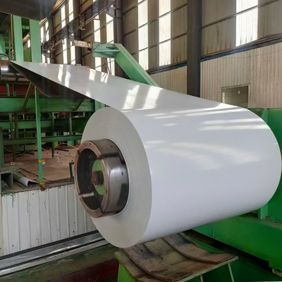 Z275 Prepainted o telhado de aço galvanizado do metal da bobina cobre materiais de construção